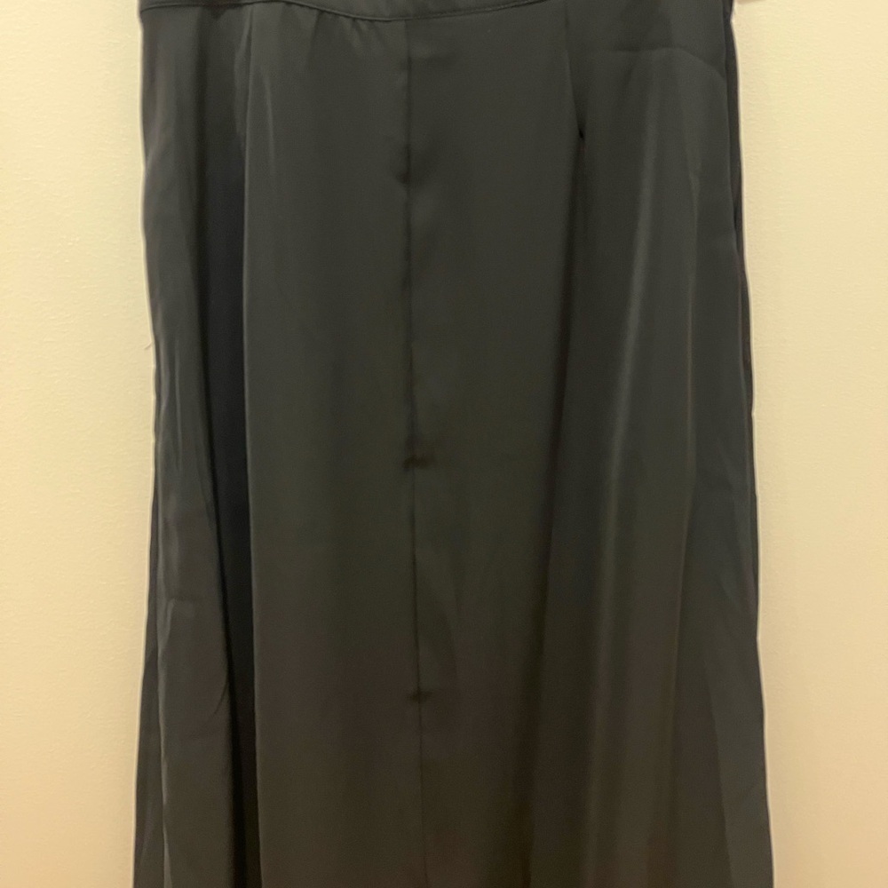Black midi A-Line skirt with slit for work - Picture 3 of 8